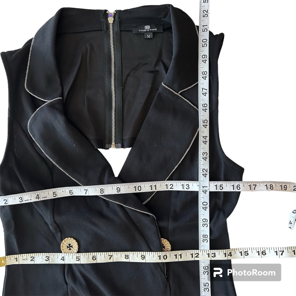 Chic Tuxedo Wrap Dress - Picture 4 of 5